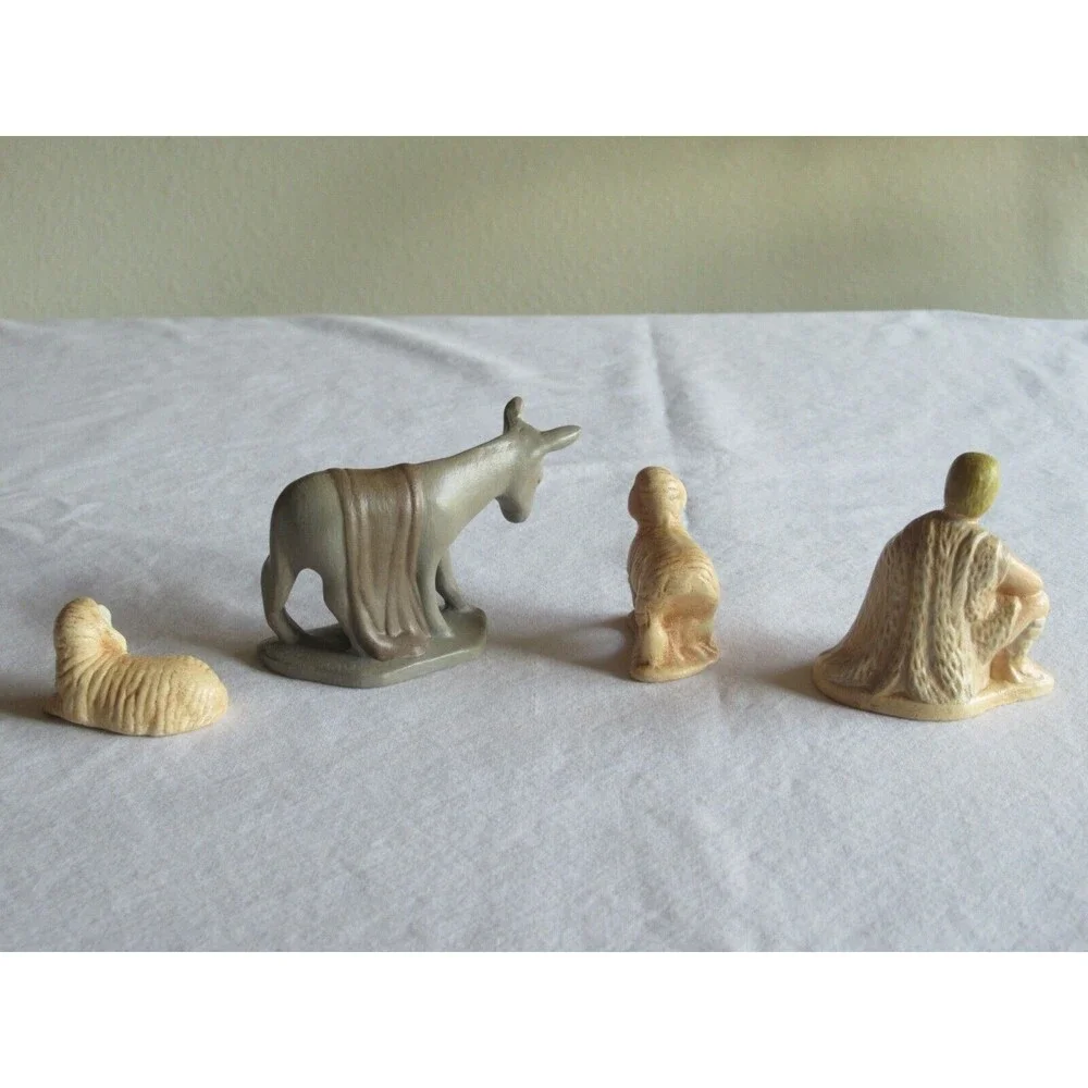 Vintage Ceramic/Plaster 10 Nativity Scene Figures 1Chip 0.75